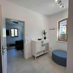 4younic Glonn1 * Boxspring * Jacuzzi * Netflix*65“ Appartement *